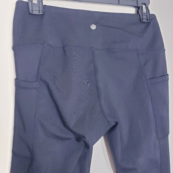 Yogalicious Black Cropped Capri Leggings Athletic Yoga Pants Women's Size Medium - Picture 5 of 9